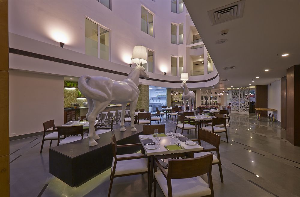 K10 Hotel Vadodara Exterior foto